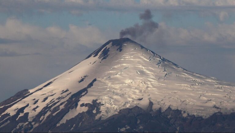 VOLCAN-VILLARICA